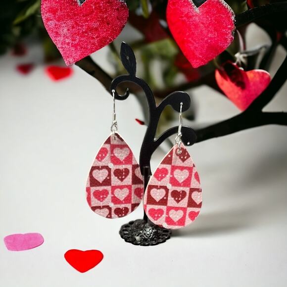 Boutique New faux leather teardrop patchwork hearts drop earrings - Picture 7 of 7